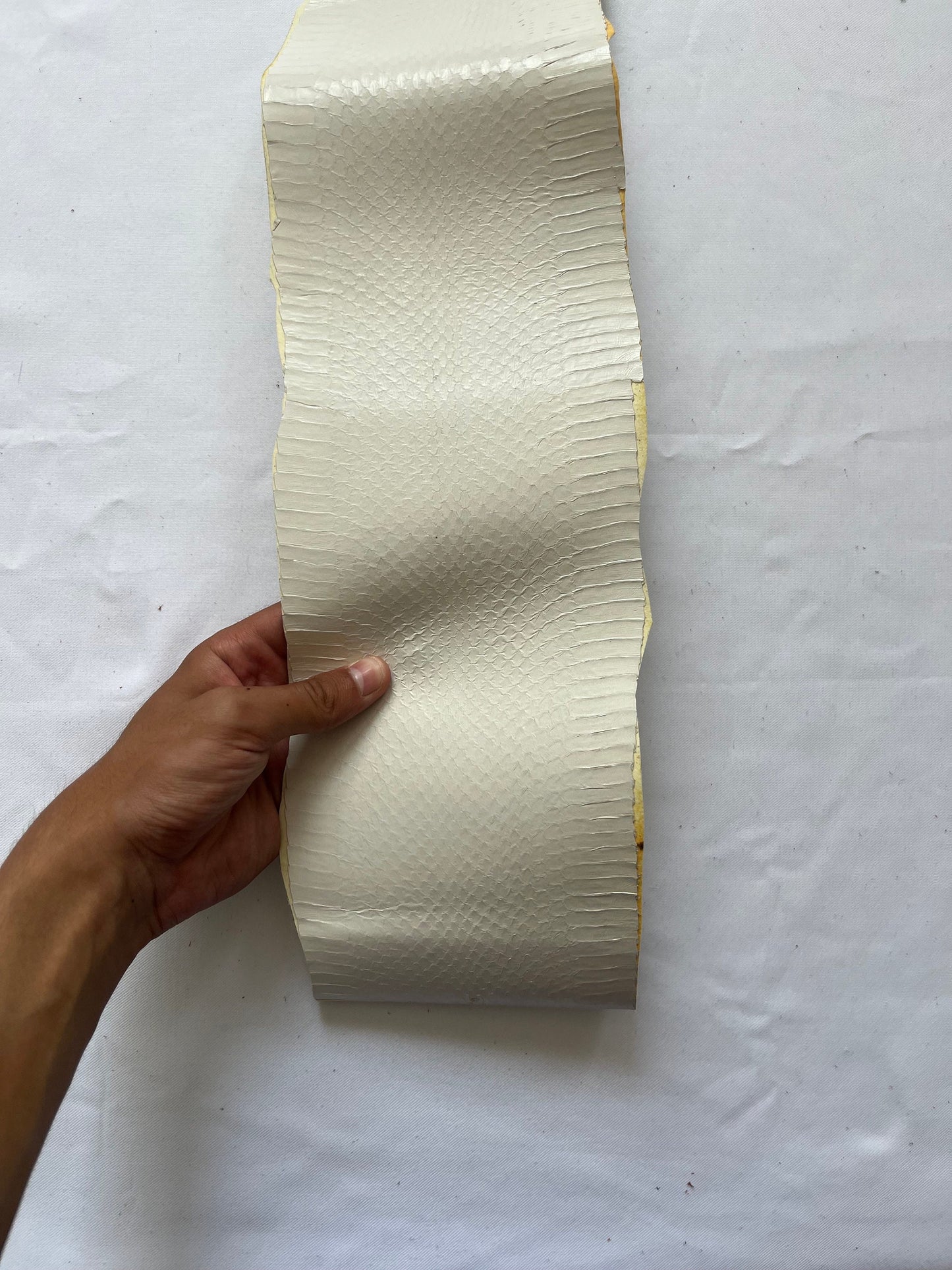 Genuine snake leather hide, thin and glossy color white, thickness 0,3mm(1 oz)