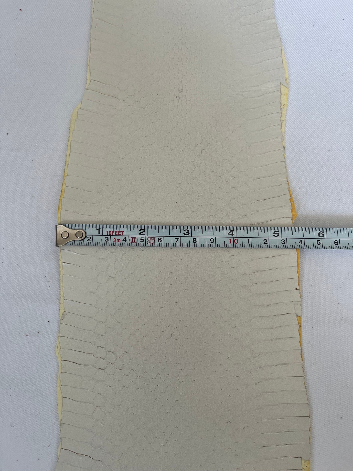 Genuine snake leather hide, thin and glossy color white, thickness 0,3mm(1 oz)