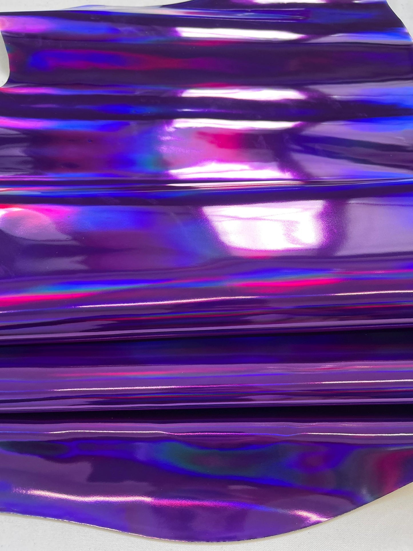 Cow patent iridescent leather, holographic rainbow cow leather glossy and metallic thick. 1,3mm (3 oz)