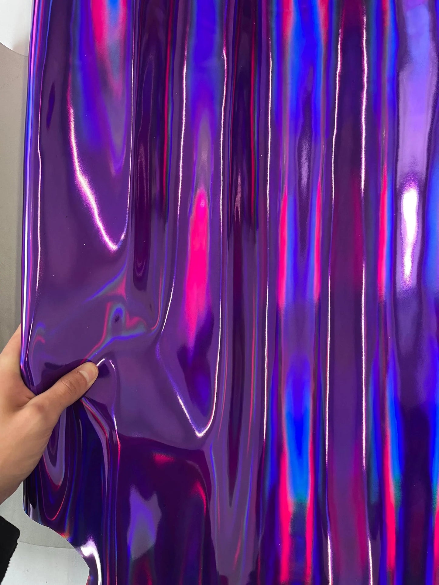 Cow patent iridescent leather, holographic rainbow cow leather glossy and metallic thick. 1,3mm (3 oz)