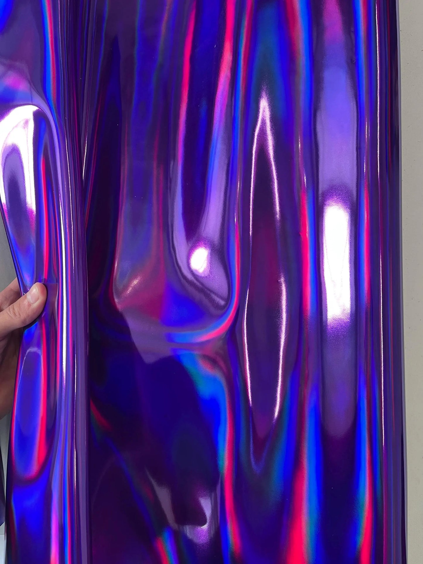 Cow patent iridescent leather, holographic rainbow cow leather glossy and metallic thick. 1,3mm (3 oz)