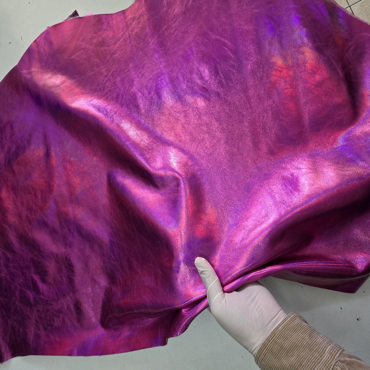 Iridescent metallic soft Cow Leather: Rainbow effect, thick 1.1mm( 3 oz)