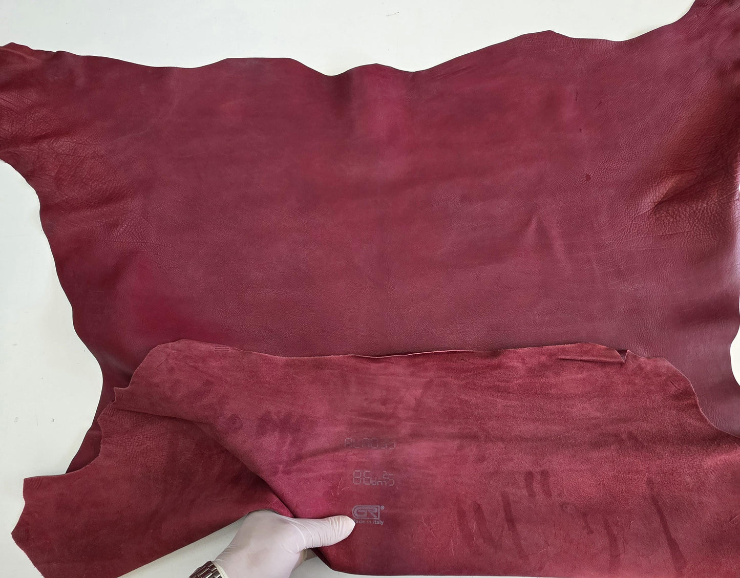 Natural milled Cow-Calf Leather for Crafts: Soft Cowhide Skin (1,2mm 3 oz)