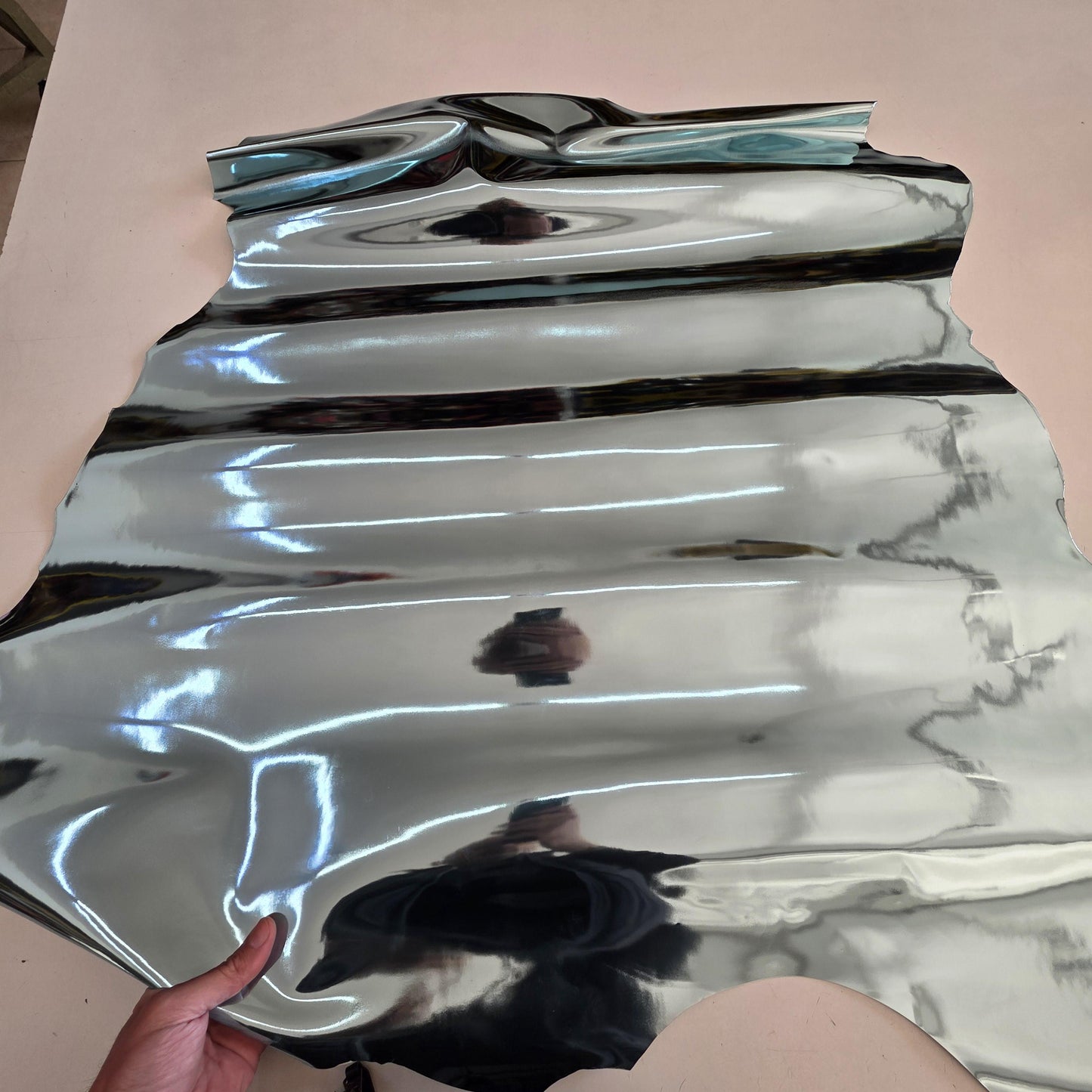 Metallic Cow Leather: Mirror effect Glossy cowhide skin (1.0mm 2,5 oz)