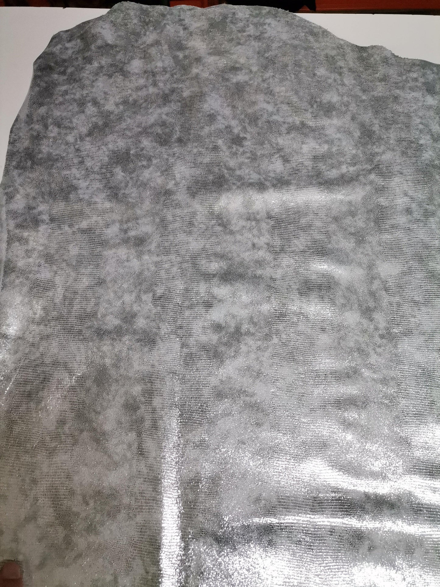 Cow metallic butter soft embossed lizard effect leather. - Salvo Leather