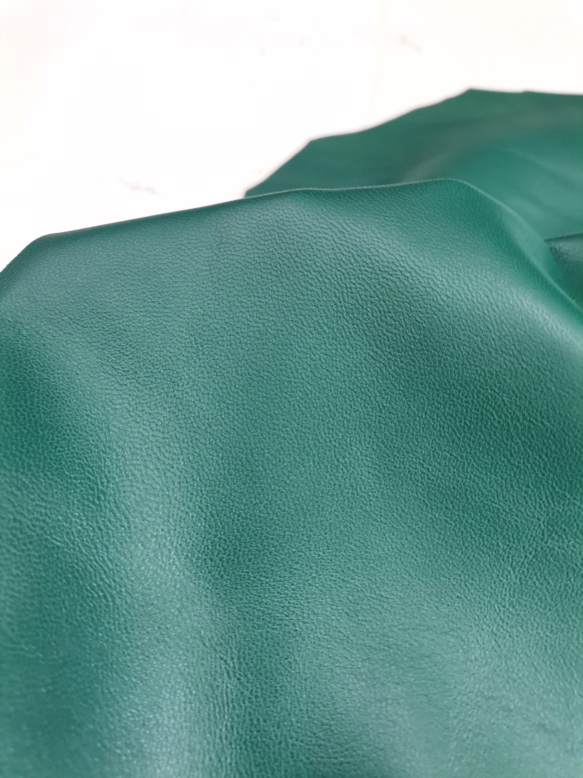 Sheep nappa genuine leather, soft lambskin leather hide for crafts col. forest green, thick. 0,9mm - Salvo Leather