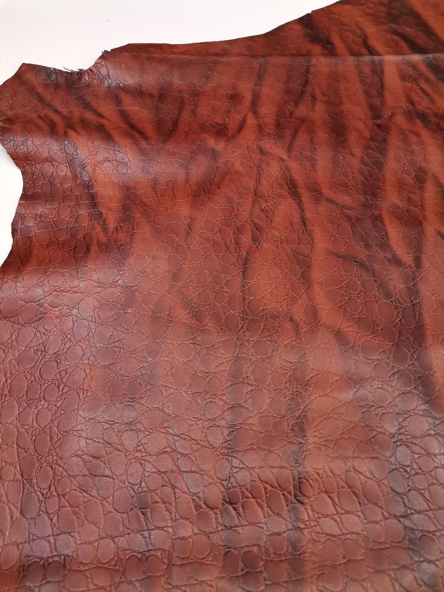 Goat skin printed leather, Genuine goat hide fashion emboosed leather for crafts thick 0,9mm(2 1/2 oz) - Salvo Leather