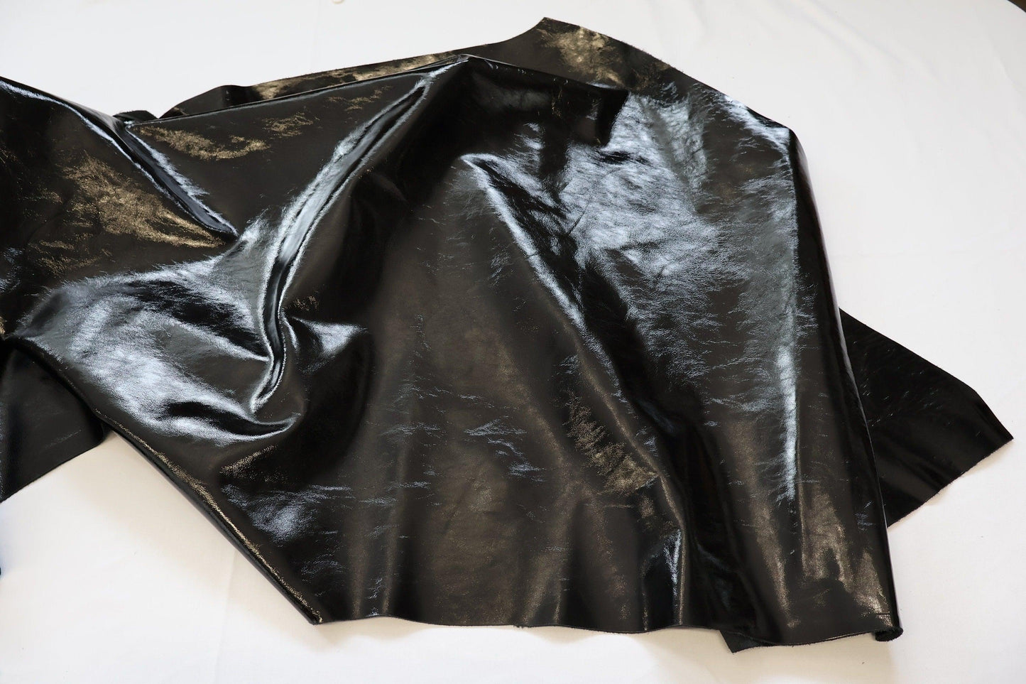 Cow Patent leather, Genuine cowhide soft and glossy leather, thickness 1,1-1,3mm(3 oz) - Salvo Leather