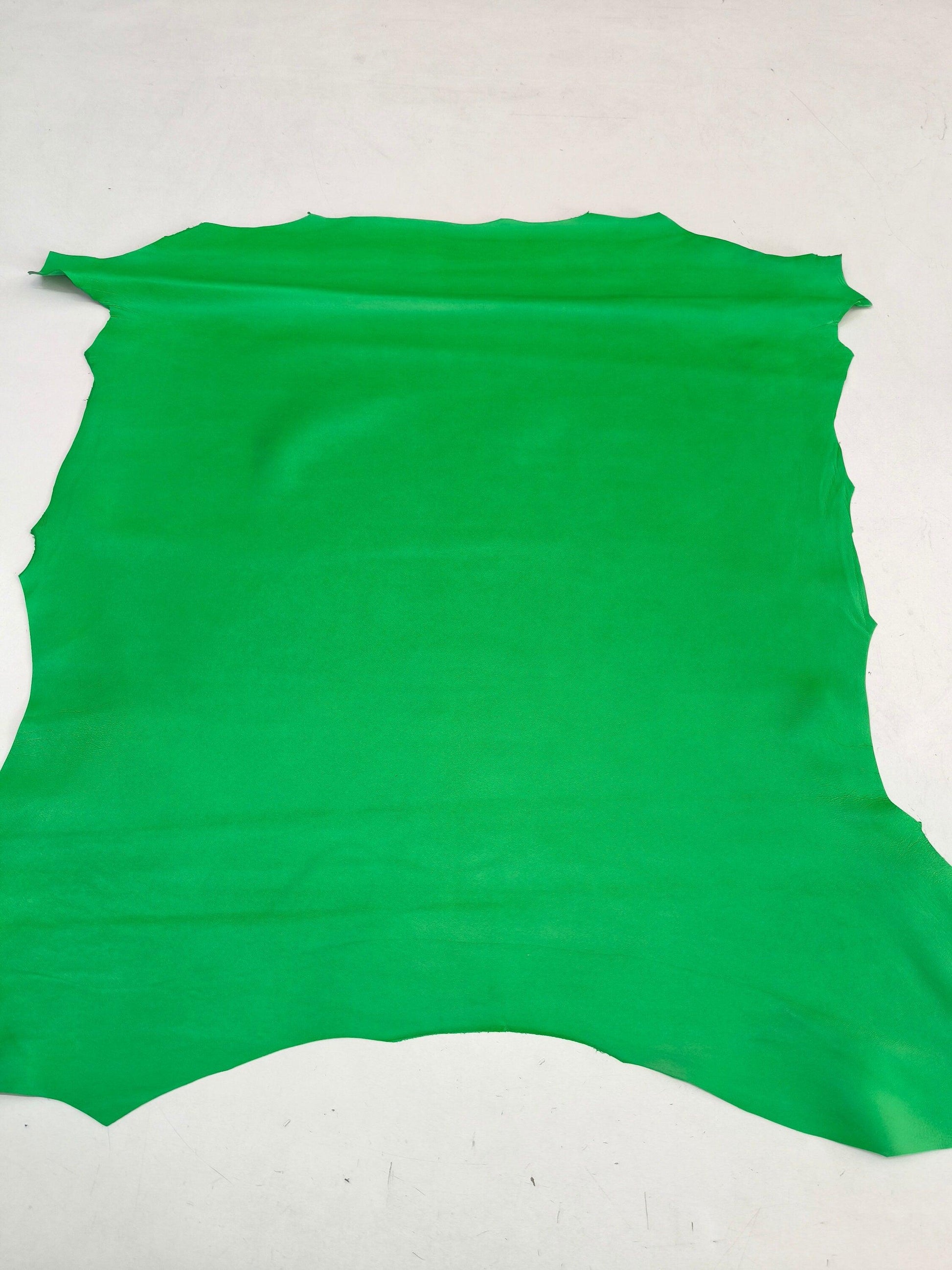 Sheep genuine leather, lambskin nappa leather hide for crafts col. Green, thick. 0,9mm (2 1/2oz) - Salvo Leather