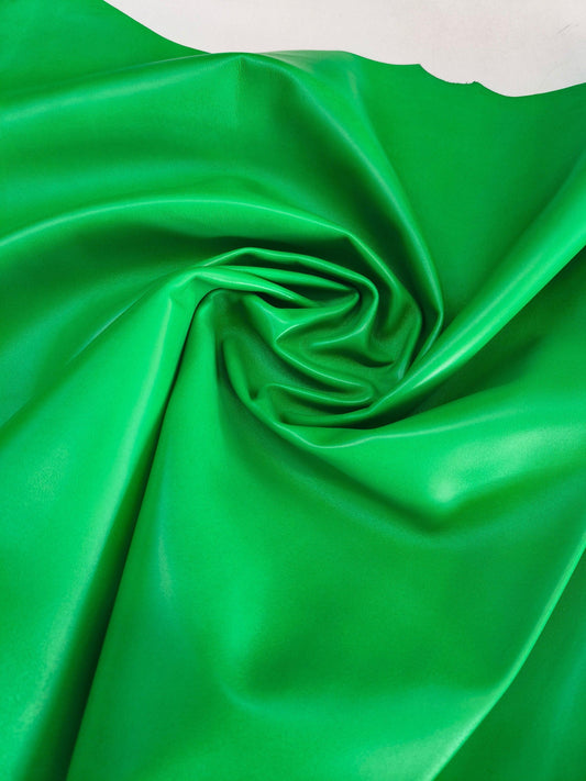 Sheep genuine leather, lambskin nappa leather hide for crafts col. Green, thick. 0,9mm (2 1/2oz) - Salvo Leather