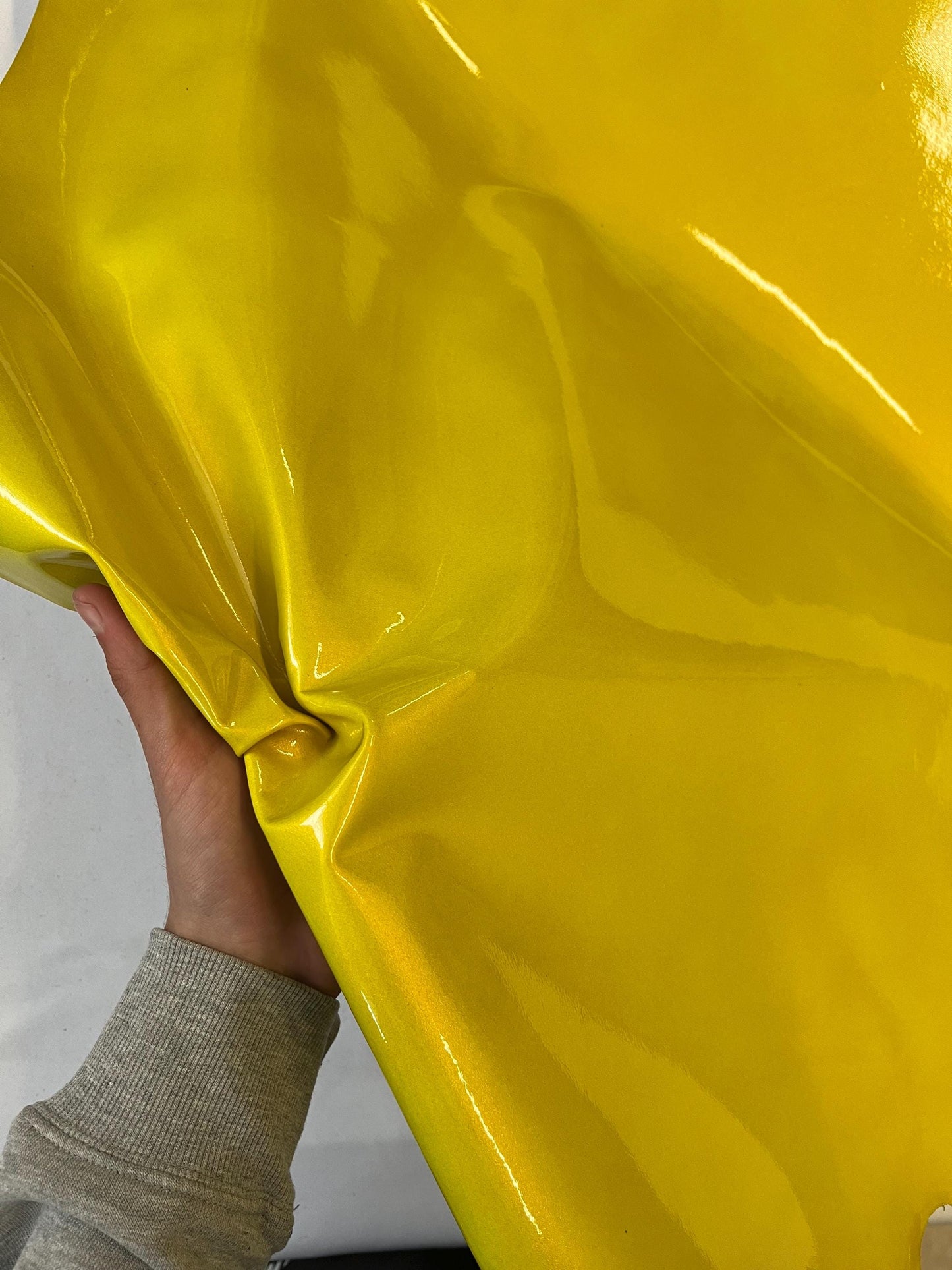 Iridescent Sheep Patent Leather: Soft Metallic Leather for Crafts (1.0mm)