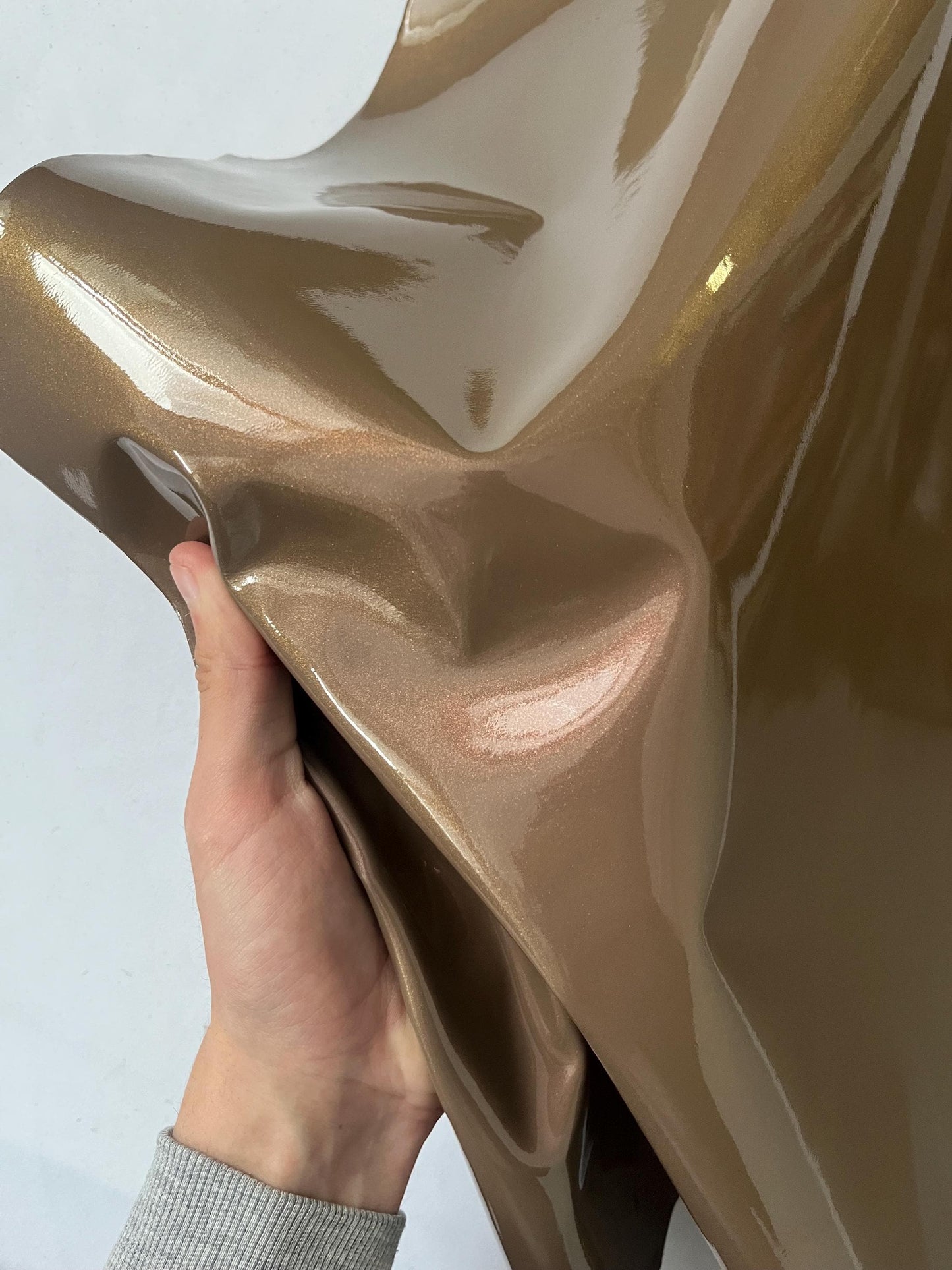 Iridescent Sheep Patent Leather: Soft Metallic Leather for Crafts (1.0mm)