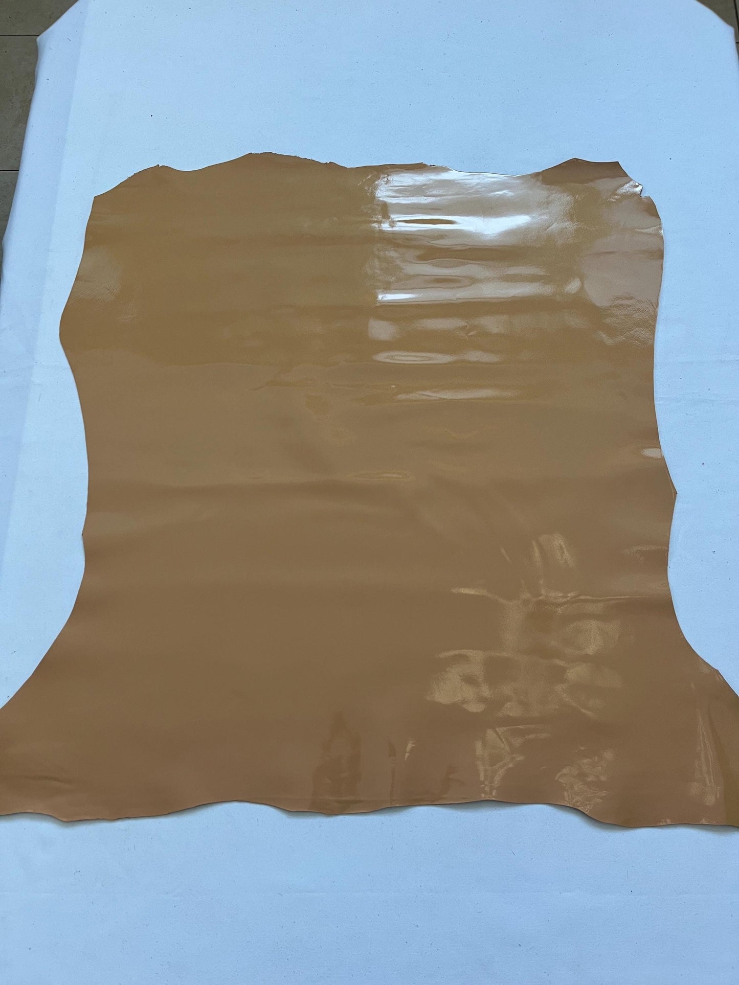 Iridescent Sheep Patent Leather: Soft Metallic Leather for Crafts (1.0mm)