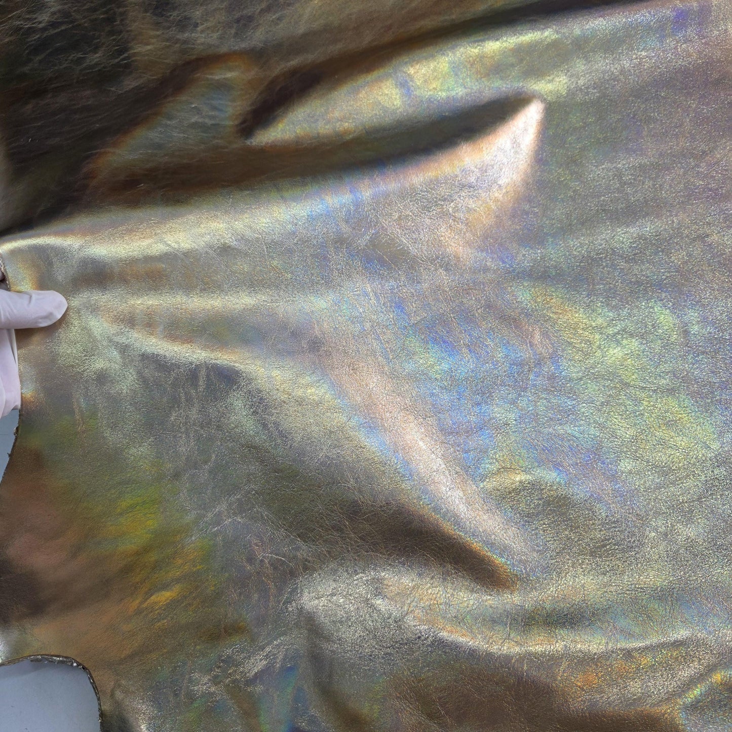 Iridescent metallic soft Cow Leather: Rainbow effect, thick 1.1mm( 3 oz)