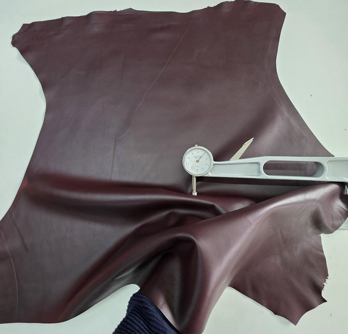Burgundy Sheep Leather for crafts: Soft nappa sheepskin hide