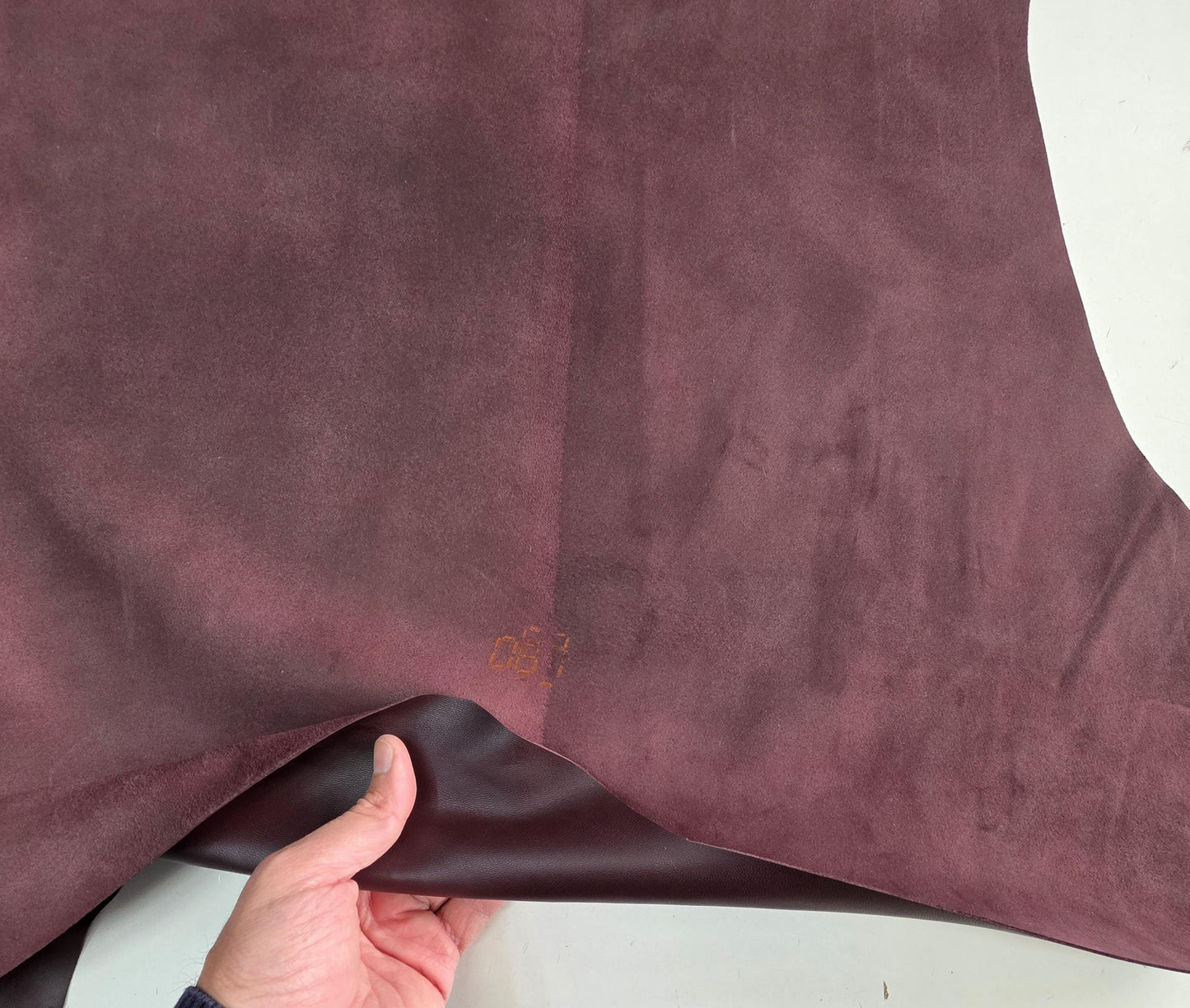 Burgundy Sheep Leather for crafts: Soft nappa sheepskin hide