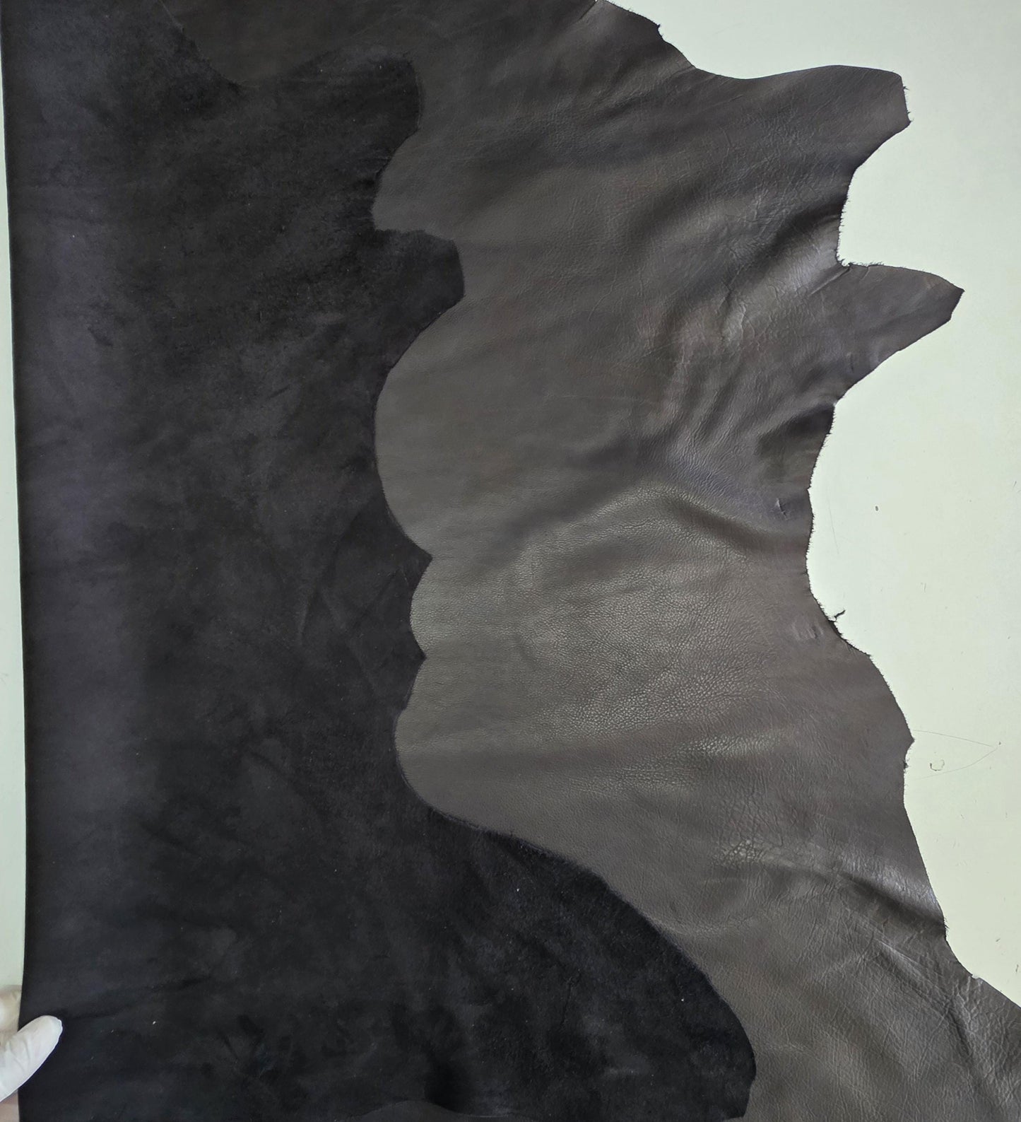 Black Milled Cow-Calf Leather: Soft Aniline Cowhide Skin (0.8mm 2 oz)