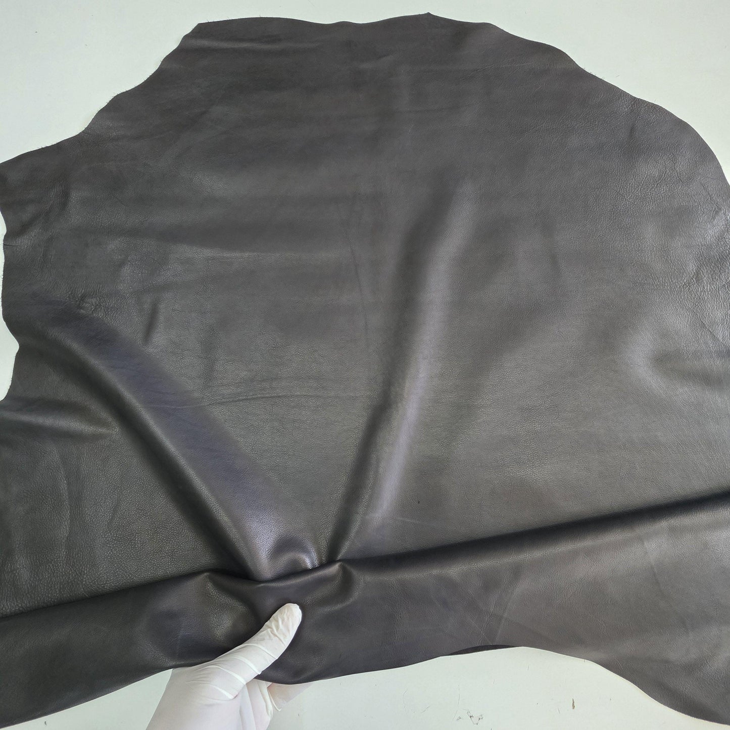 Black Milled Cow-Calf Leather: Soft Aniline Cowhide Skin (0.8mm 2 oz)