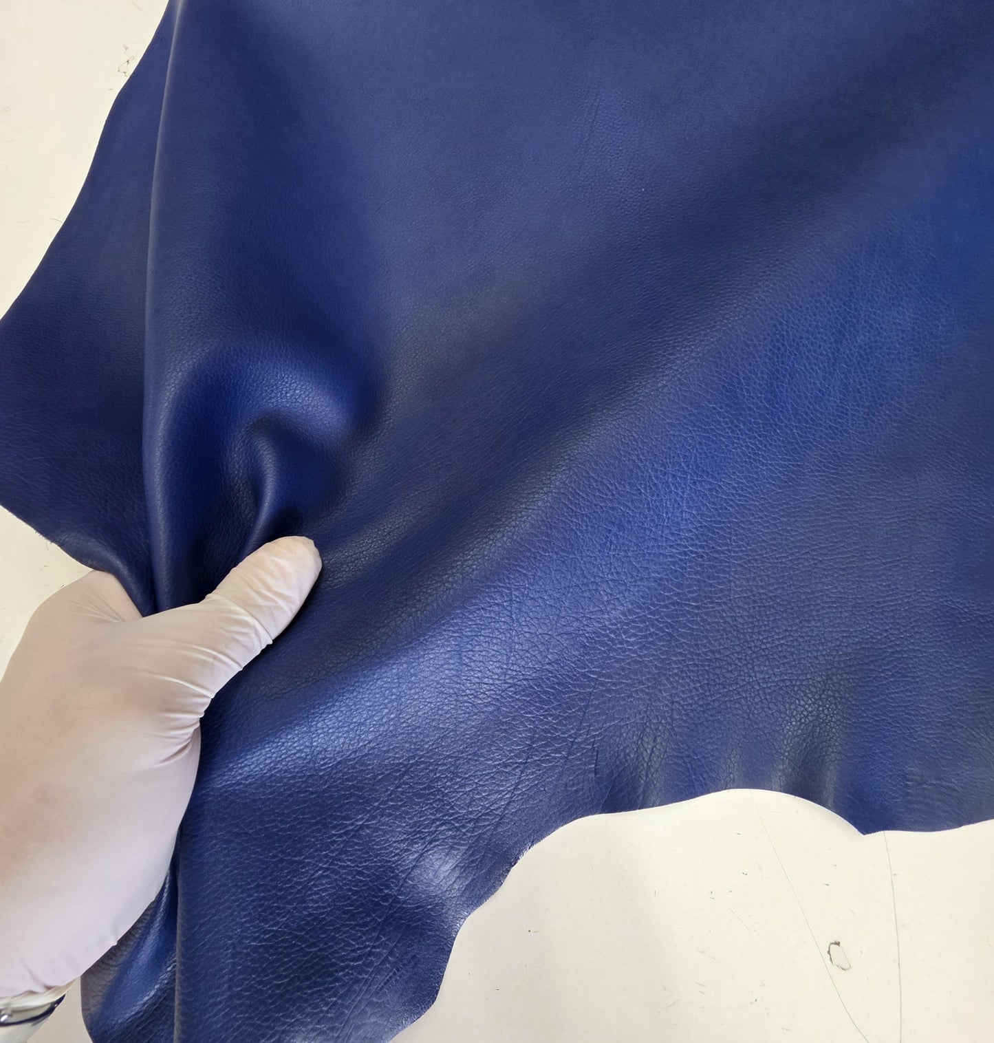 Natural milled Cow-Calf Leather for Crafts: Soft Cowhide Skin (1,2mm 3 oz)