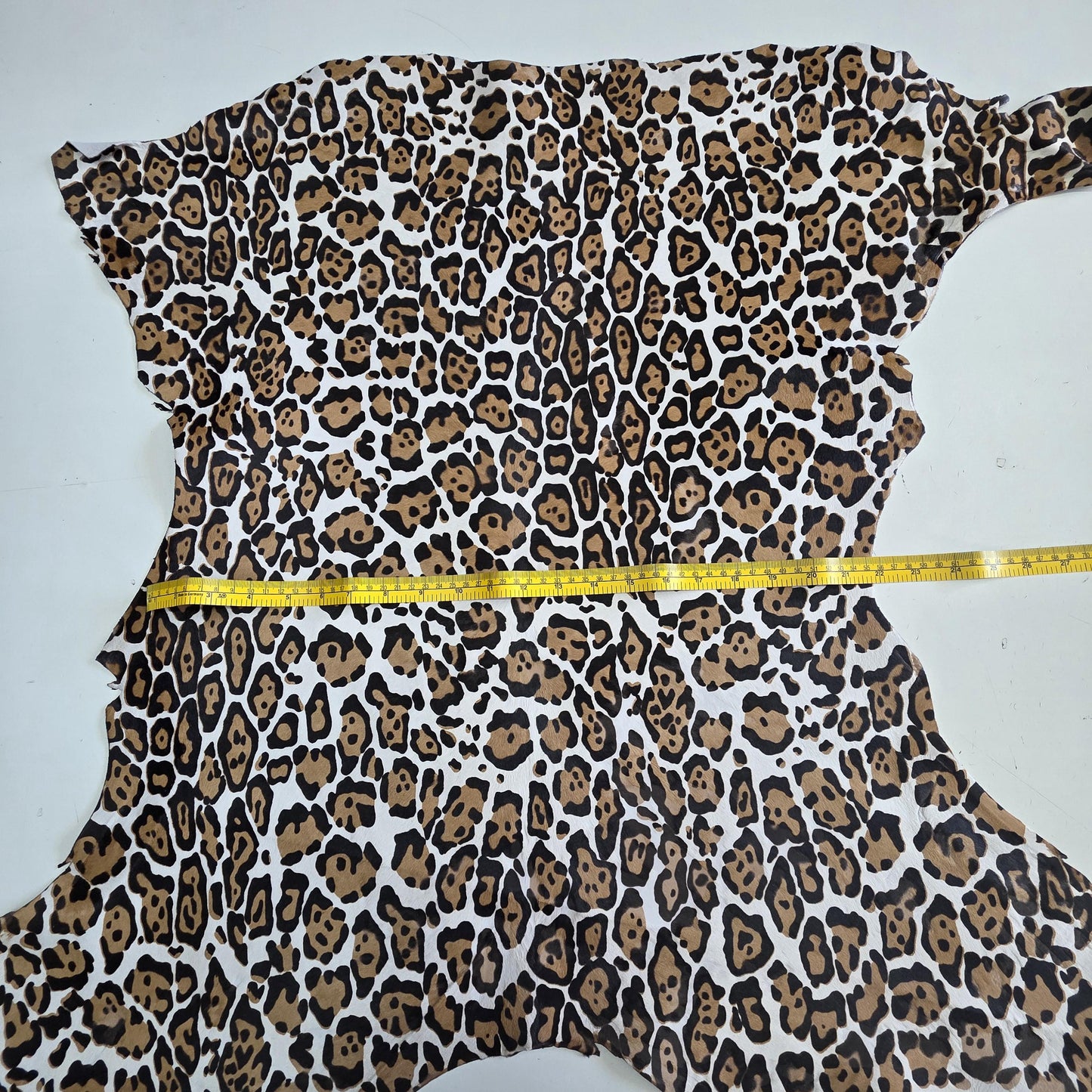 Leopard print cowhide skin, Hair on leather sheets, thickness 1,0mm (2 1/2 oz)
