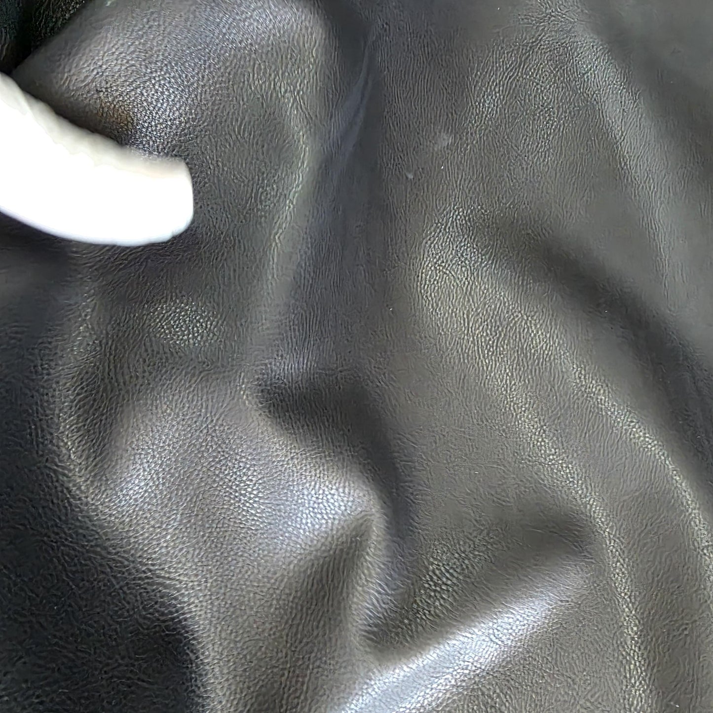 Black Milled Cow-Calf Leather: Soft Aniline Cowhide Skin (0.8mm 2 oz)