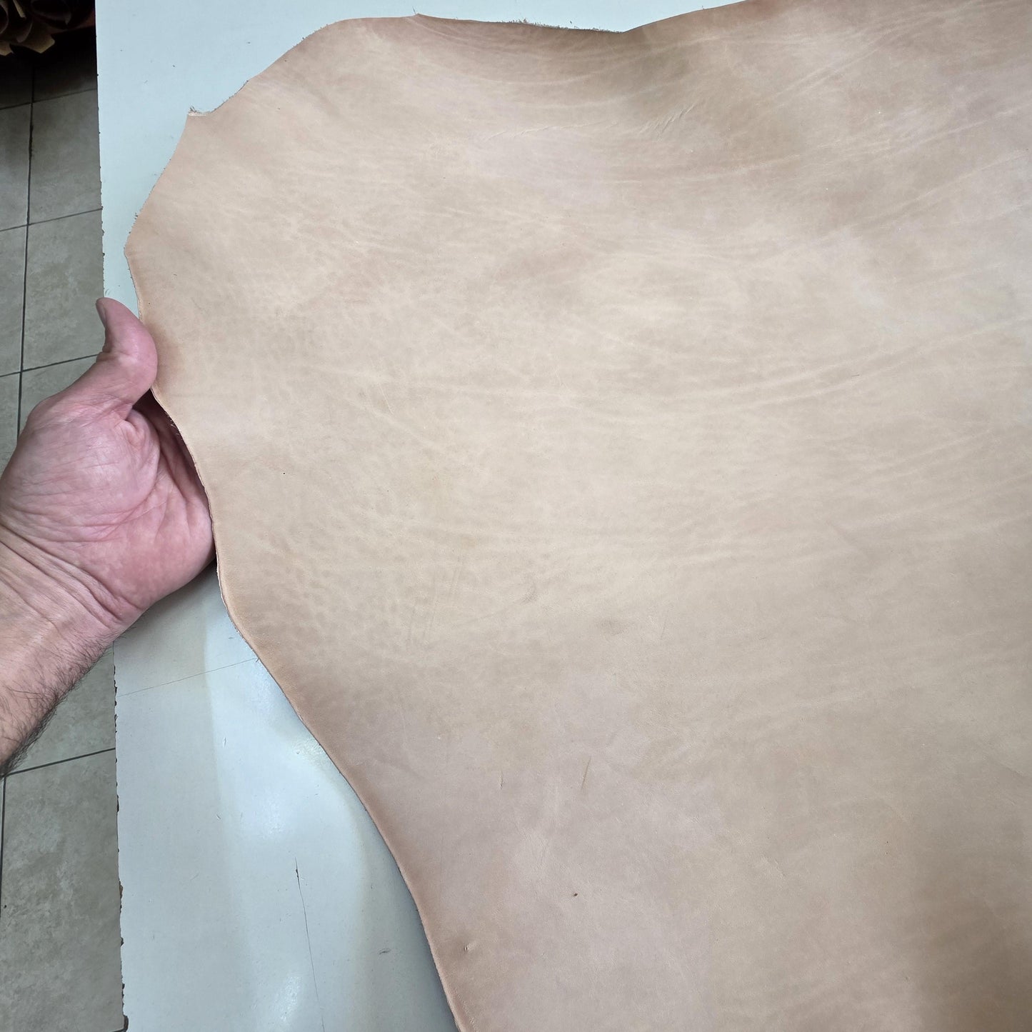 Full Vegetable Vacchetta Leather for Crafts: 2.2mm (5,5 oz)  Natural Cowhide Tooling leather