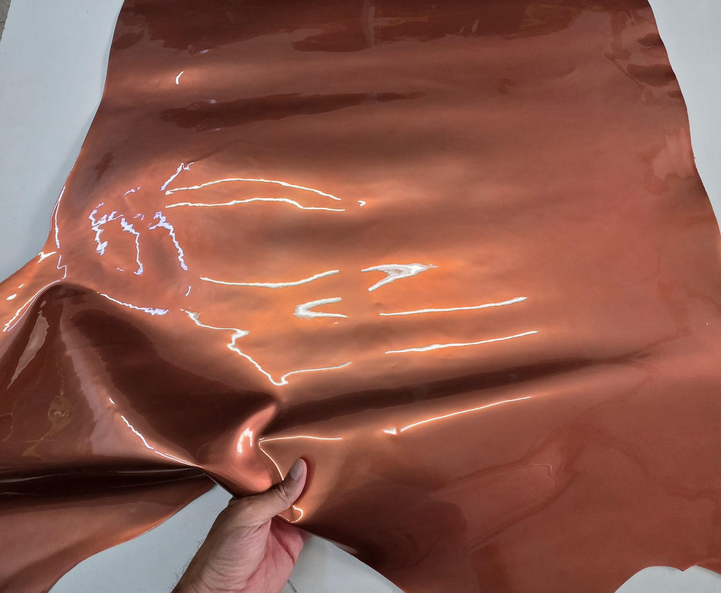 Metallic Cow Patent Leather: Glossy Leather for Crafts (1.2mm 3 oz)