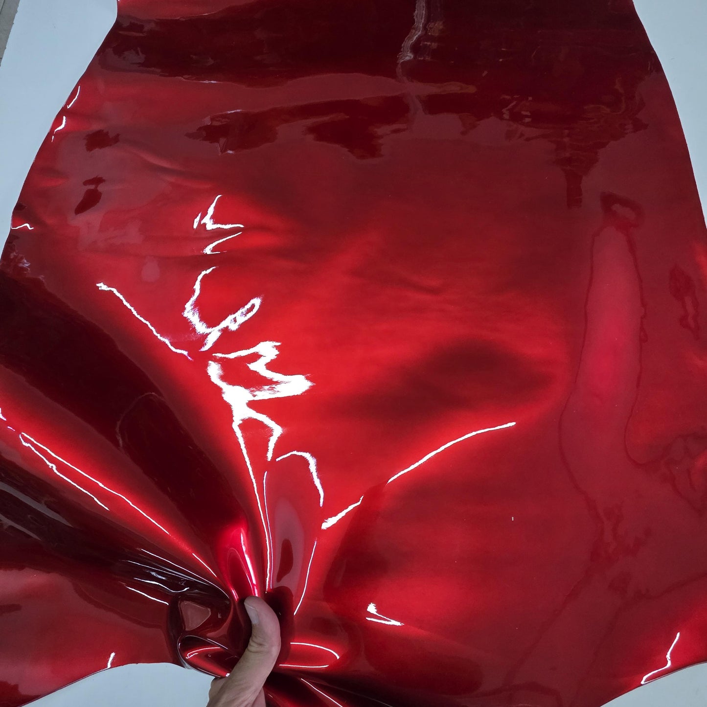 Metallic Cow Patent Leather: Glossy Leather for Crafts (1.2mm 3 oz)