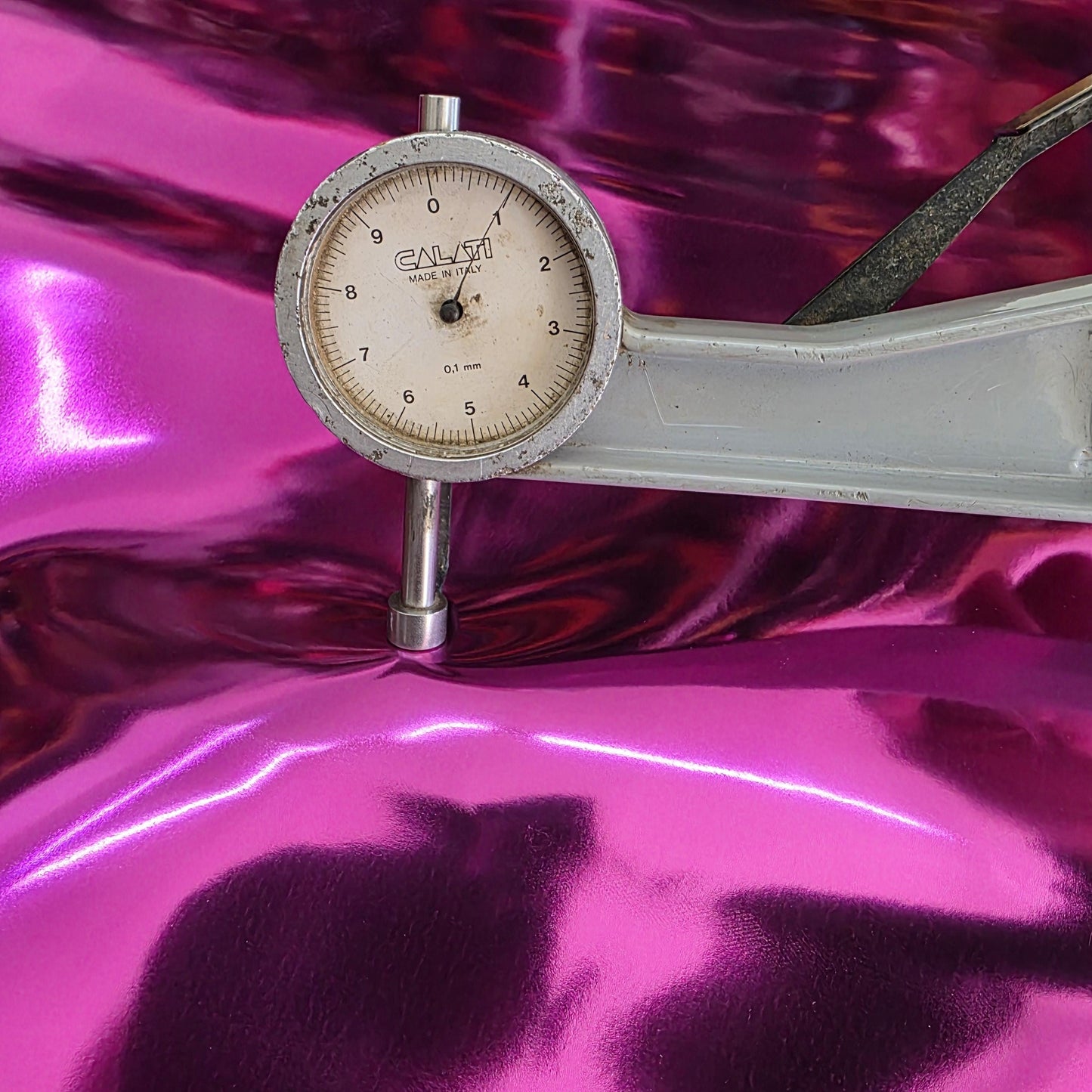 Metallic Cow Leather: Mirror effect Glossy cowhide skin (1.0mm 2,5 oz)